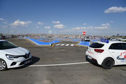 Batman Sürücü Akademisi, her gün yüzlerce sürücü adayını ağırlıyor