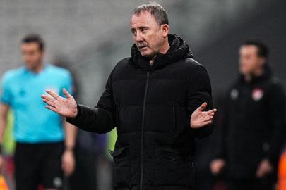 Beşiktaş teknik direktörü Sergen Yalçın: '2-3 oyuncu transfer edeceğiz'