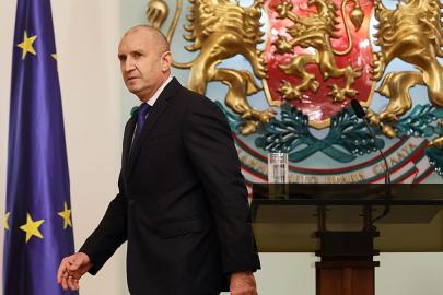Bulgaristan’da erken seçimler öncesi kritik hamle: Cumhurbaşkanı Radev görevini bırakıyor