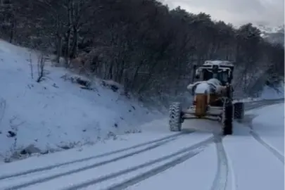 Bursa'da karla kaplı yollar Büyükşehir'le açılıyor