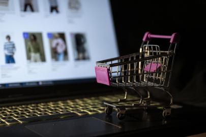 Çevrim içi satış yapan işletmecilere yol haritası niteliğinde rehber