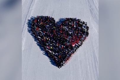 Crans-Montana'da yangın mağdurları ve kurtarma görevlileri için duygusal tören