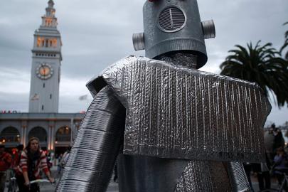 Davos sokaklarında robot geçidi