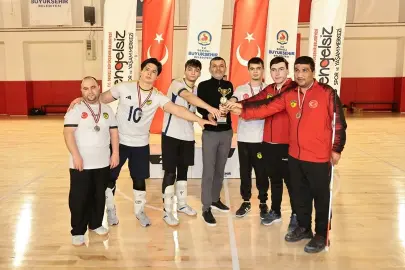 Denizli'de görme engelli sporculara Braille alfabeli madalya