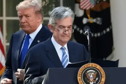 Faiz indirimi gelmemesine ateş püskürdü: Trump Fed Başkanı'na 'Moron' dedi