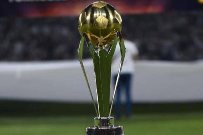 Fenerbahçe-Galatasaray maçının saati değişti!