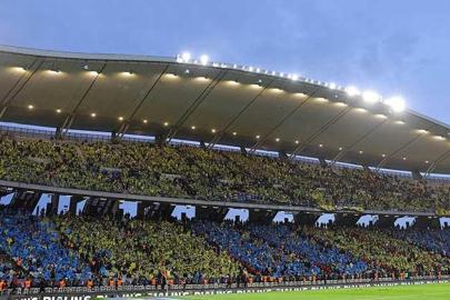 Fenerbahçeli taraftara dağıtılan yağmurlukların fiyatı belli oldu