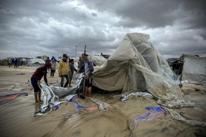 Gazze’de yağış ve fırtına insani felaketi derinleştiriyor