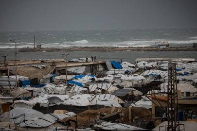 Gazze'deki hükümet, bölgedeki 127 bin çadırın. barınmaya elverişsiz hale geldiğini duyurdu