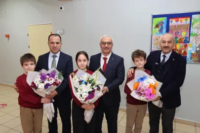 Gebze'de yarıyıl karneleri Sultan Ayhan İlkokulu’nda dağıtıldı