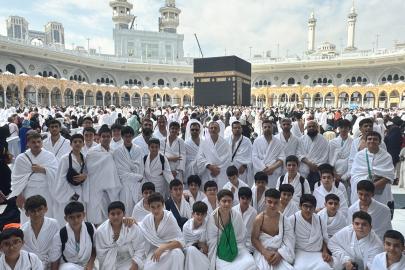 Hafızlara belgeleri umrede takdim edildi