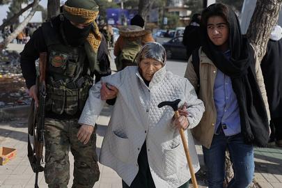 Halep’te çatışmalar yeniden alevlendi: Yüzlerce sivil bölgeyi terk etti