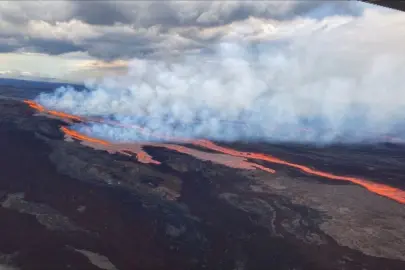 Hawaii'deki Kilauea Yanardağı yeniden lav püskürttü