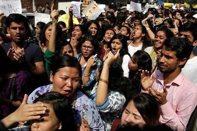 Hindistan: İki Müslüman aktivist için kefalet talebi reddedildi