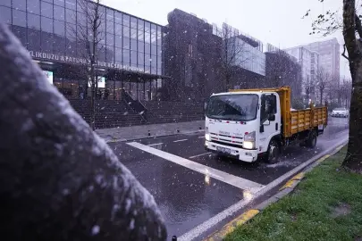 İstanbul Beylikdüzü'nde karla mücadele mesaisi