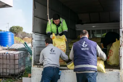 İzmir Güzelbahçe'den çiftçiye gübre desteği