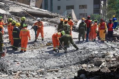 Kenya: Nairobi'de çok katlı bina çöktü, bilinmeyen sayıda kişi mahsur kaldı