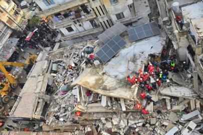 Lübnan’da 5 katlı bina çöktü: 2 kişi kurtarıldı, 3 kayıp