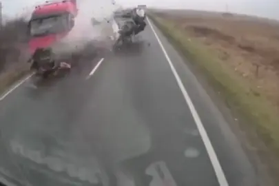 Lyon maçı için yola çıkan PAOK taraftarları tır ile çarpıştı: 7 ölü