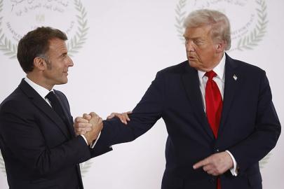 Macron, Fransız büyükelçilere hitabında ABD’yi müttefiklerinden 'kademeli olarak uzaklaşmakla' suçladı
