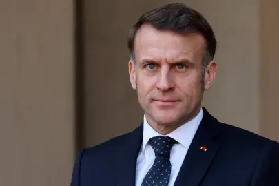 Macron: Grönland'ın egemenliğinin ihlal edilmesinin "zincirleme sonuçları" olur