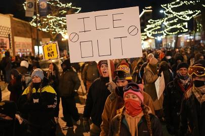 Minneapolis’te bir kişinin daha öldürülmesi sonrası ICE’ye tepki büyüyor