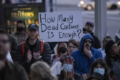 Minneapolis’te Federal Bina önünde protesto düzenlendi