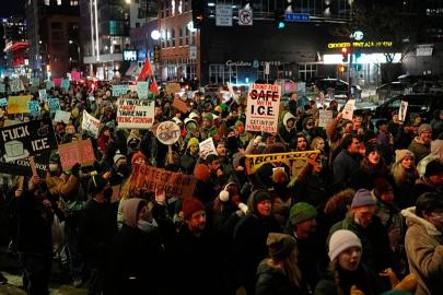 Minneapolis'te ICE karşıtı protestolar: En az üç kişi gözaltına alındı