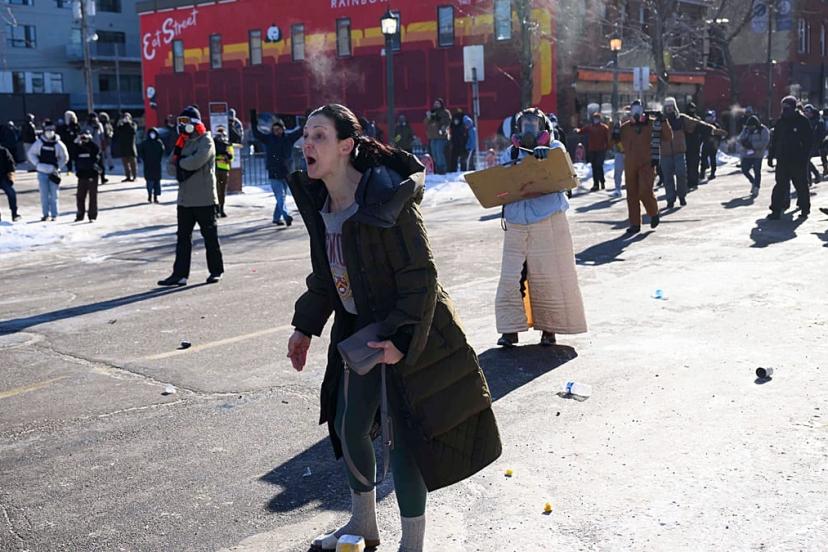 Minneapolis'te Sınır Devriyesi görevlisinin öldürdüğü Alex Pretti için anma: Yüzlerce kişi