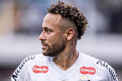 Neymar imzayı atıyor! Sürpriz gelişmeyi sosyal medyadan duyurdu