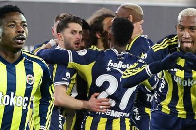 (ÖZET) Yıldızlar sahne aldı! Fenerbahçe deplasmanda 3 puanı 3 golle aldı | Alanyaspor - Fenerbahçe maç sonucu: 2-3