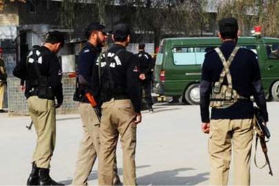 Pakistan'da hırsızlık çetesine baskın: 6 ölü