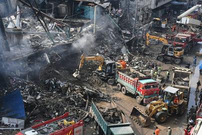 Pakistan'ın Karaçi kentinde AVM yangını: Ölü sayısı 23'e yükseldi