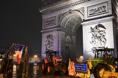 Paris’te traktörlü protesto: Çiftçiler AB–Mercosur anlaşmasına tepkili