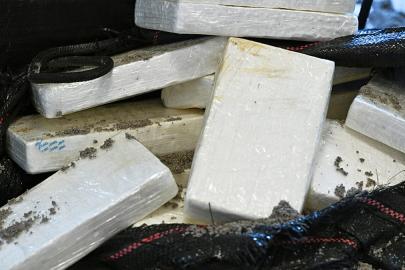 Portekiz polisi, yarı denizaltıda 9 ton uyuşturucu madde ele geçirdi