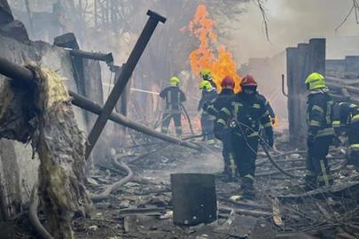 Rusya Kinjal hipersonik füzeleri ile Ukrayna'daki askeri tesisleri vurdu