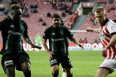 Samsunspor - Kocaelispor maçında kazanan çıkmadı! Samsunspor - Kocaelispor maçı sonucu: 0-0