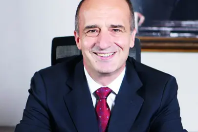 Satış yarışının galibi Renault