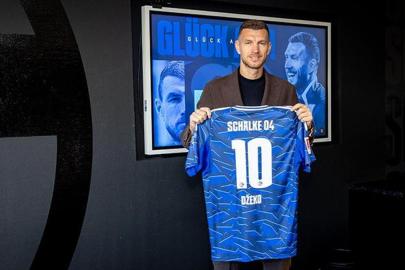 Schalke 04, Edin Dzeko'yu transfer etti