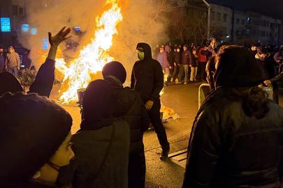 Starlink cihazlarının arandığı İran'da 15 bin kişinin ölmüş olabileceğinden endişe ediliyor