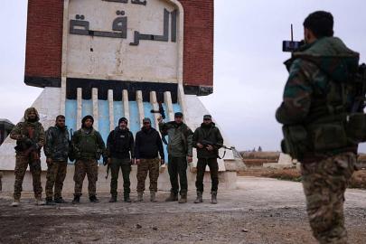 Suriye ordusu, stratejik Tabka kentini ele geçirdi