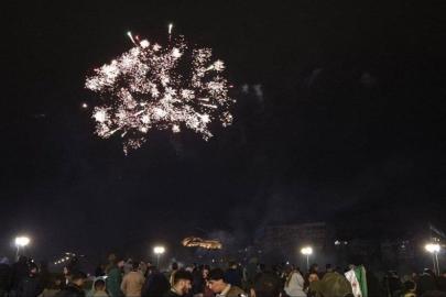 Suriyeliler Emevi Meydanı’nda 2026’ya coşkuyla girdi