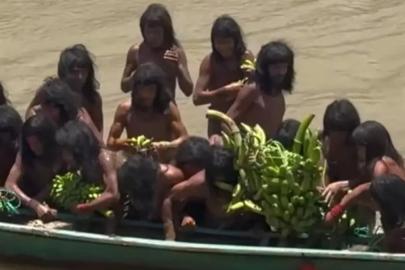 Temas kurulmayan Amazon kabilesinin hiç görülmemiş net görüntüleri yayınlandı