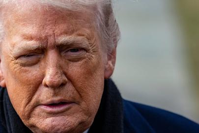 Trump, ABD'nin Grönland planını desteklemeyen ülkeleri gümrük vergileriyle tehdit etti