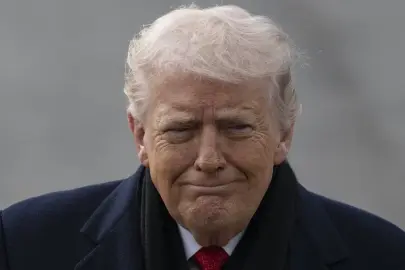 Trump, Grönland konusunda NATO ile görüştüklerini söyledi