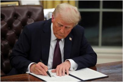 Trump, Venezuela petrolünü gasp eden kararnameyi imzaladı