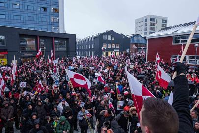 Trump’ın Grönland’ı ilhak planına Nuuk’ta binlerce kişiden protesto