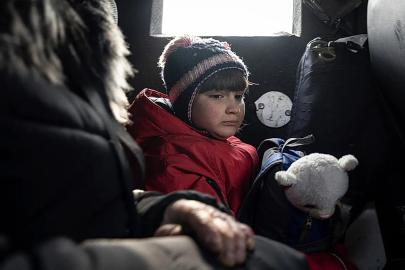Ukrayna iki bölgede 3 bin çocuk ve ebeveyninin tahliyesine karar verdi