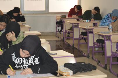 Yapay zekâ öğrenciyi geliştiriyor mu, tembelleştiriyor mu?