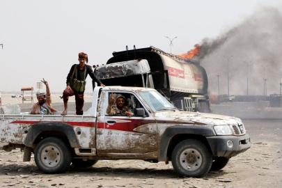 Yemen'deki çatışma alevlendi: GGK güçlerine hava saldırısı